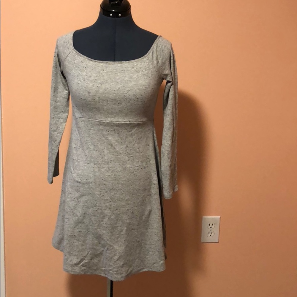 Women’s grey long sleeve dress